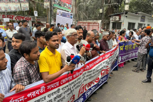 ‘মধুচন্দ্রিমা’ শেষ করে দ্রুত শৃঙ্খলা ফেরান, নতুন সরকারকে বললেন সংখ্যালঘু নেতারা